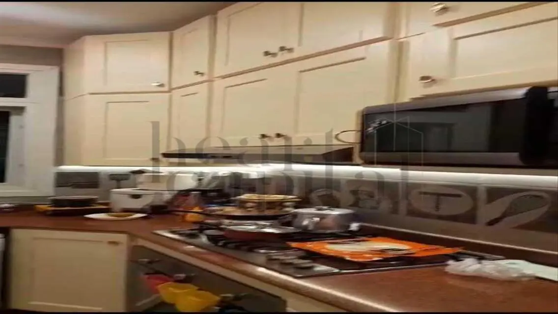 Middle Townhouse for Sale in Al Maqsed