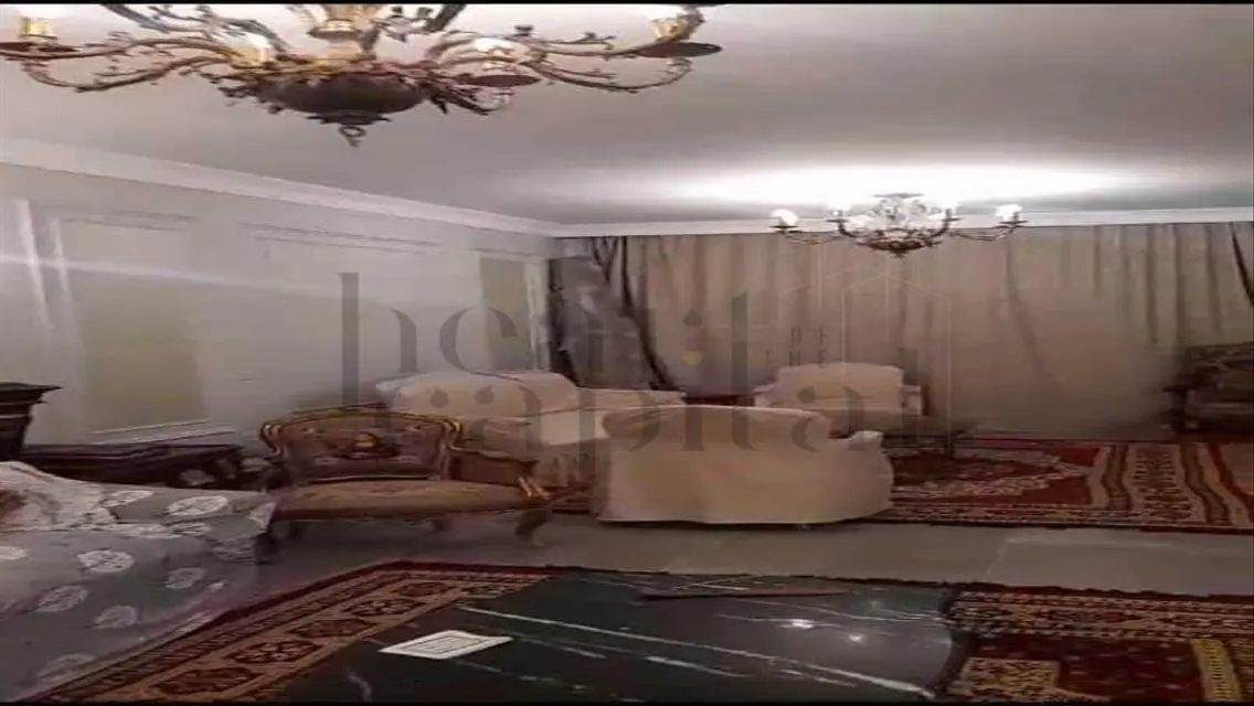 Middle Townhouse for Sale in Al Maqsed