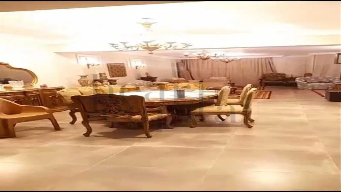 Middle Townhouse for Sale in Al Maqsed