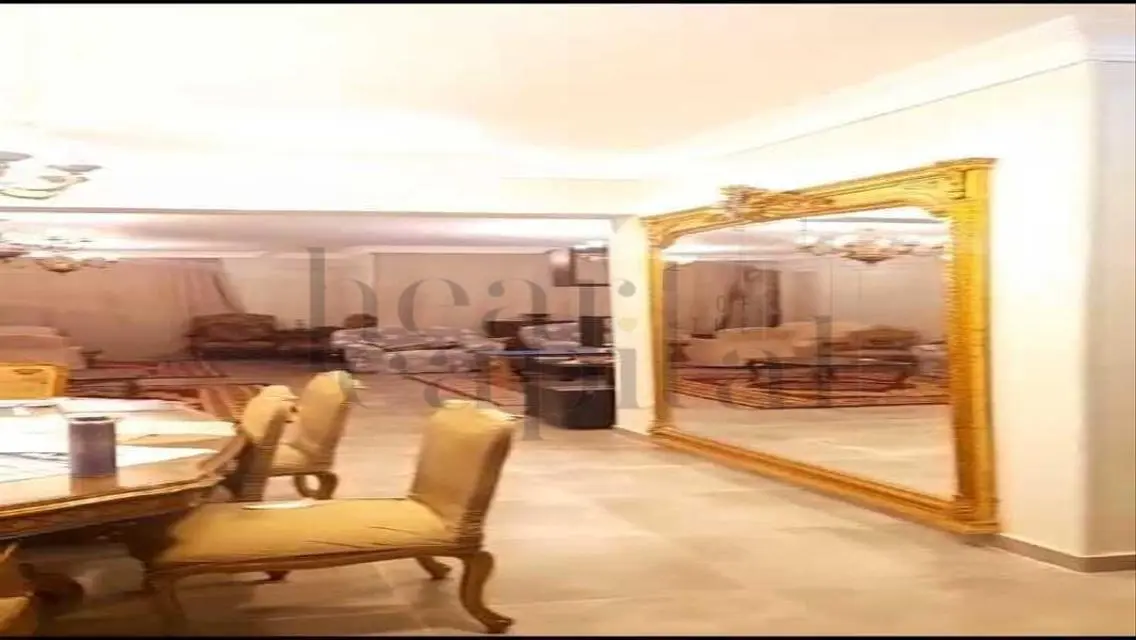Middle Townhouse for Sale in Al Maqsed