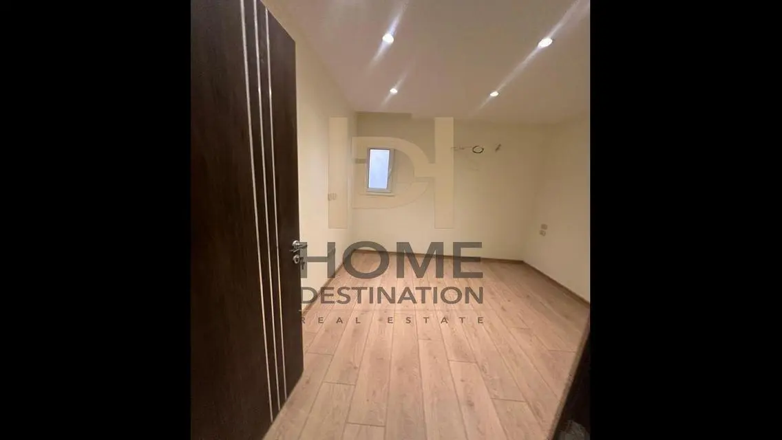 Super lux Finishing With Kitchen - Prime Location