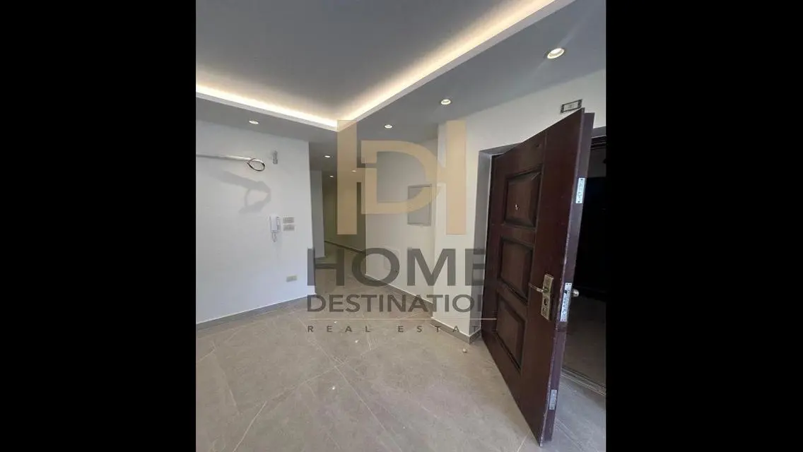 Super lux Finishing With Kitchen - Prime Location