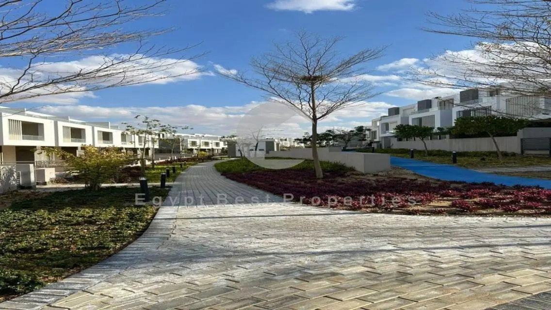 Villa Near Delivery/ Under Market Price/ Open View