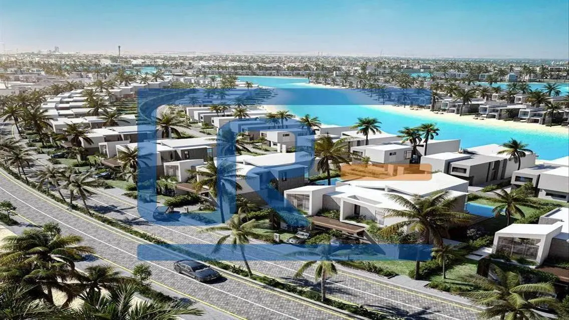 فيلا مستقلة صف اول لاجون للبيع في ازها الساحل