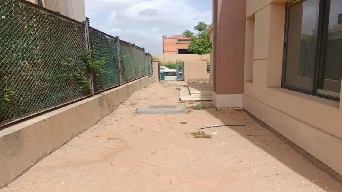 للبيع فيلا فى حى الندى الشيخ زايد