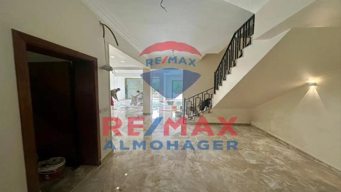 Luxury Apartment with Spacious Facilities in Prime Location