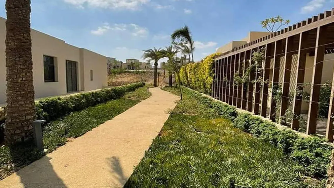Townhouse corner in front of Mall of Egypt