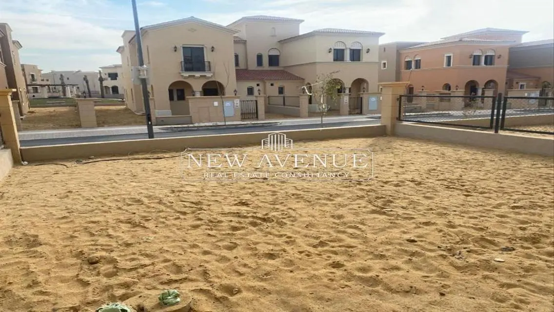 Townhouse Delivered - in City Gate Compound