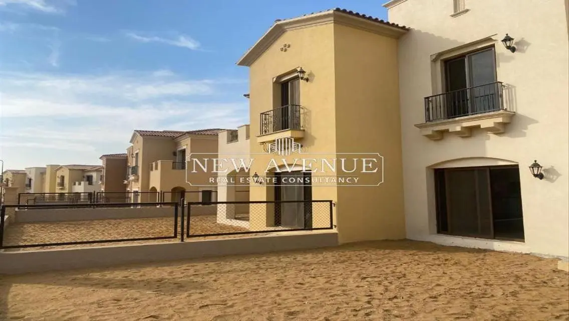 Townhouse Delivered - in City Gate Compound