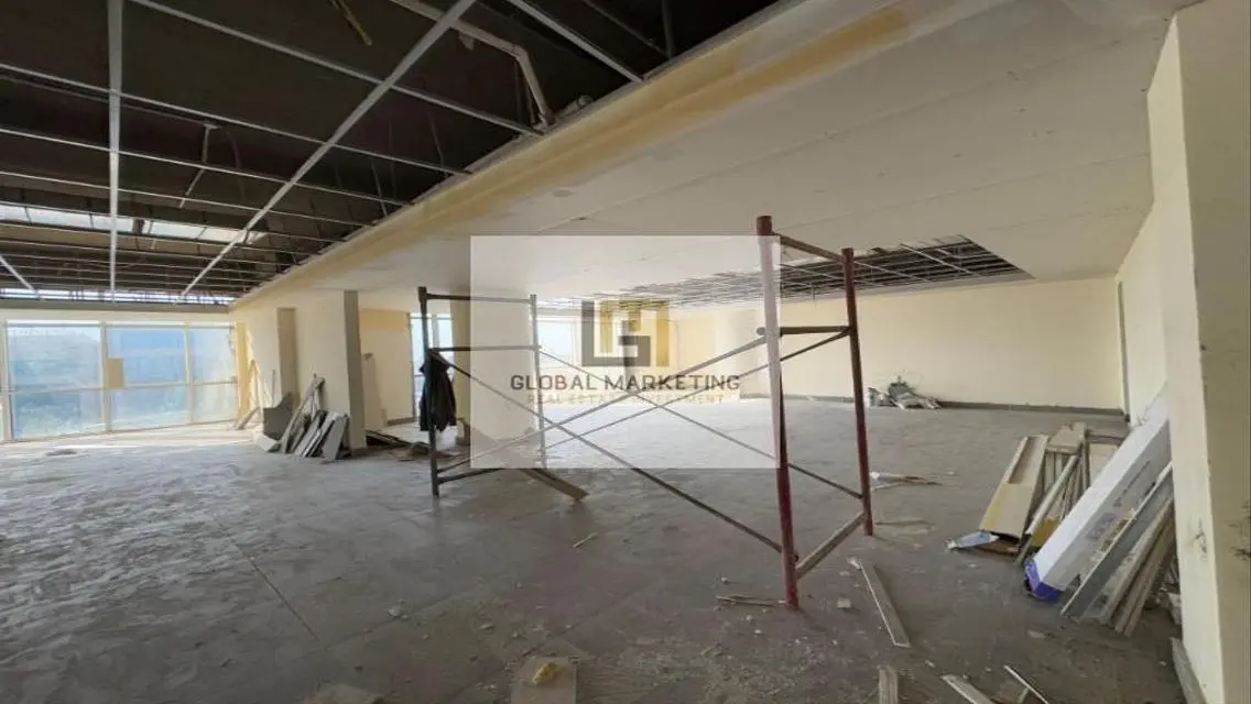 Comfortable Apartment with 1300 Meter Space