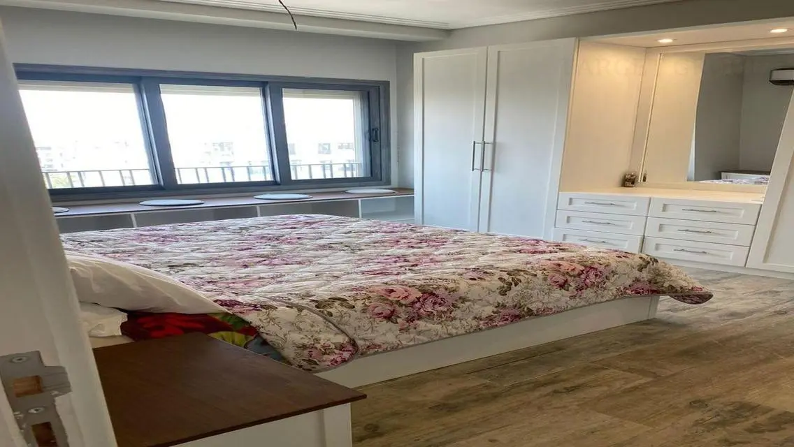 For rent,  ultra-modern apartment in Eastown