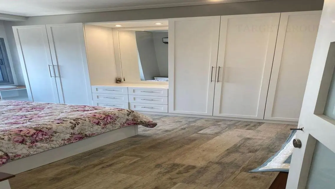 For rent,  ultra-modern apartment in Eastown