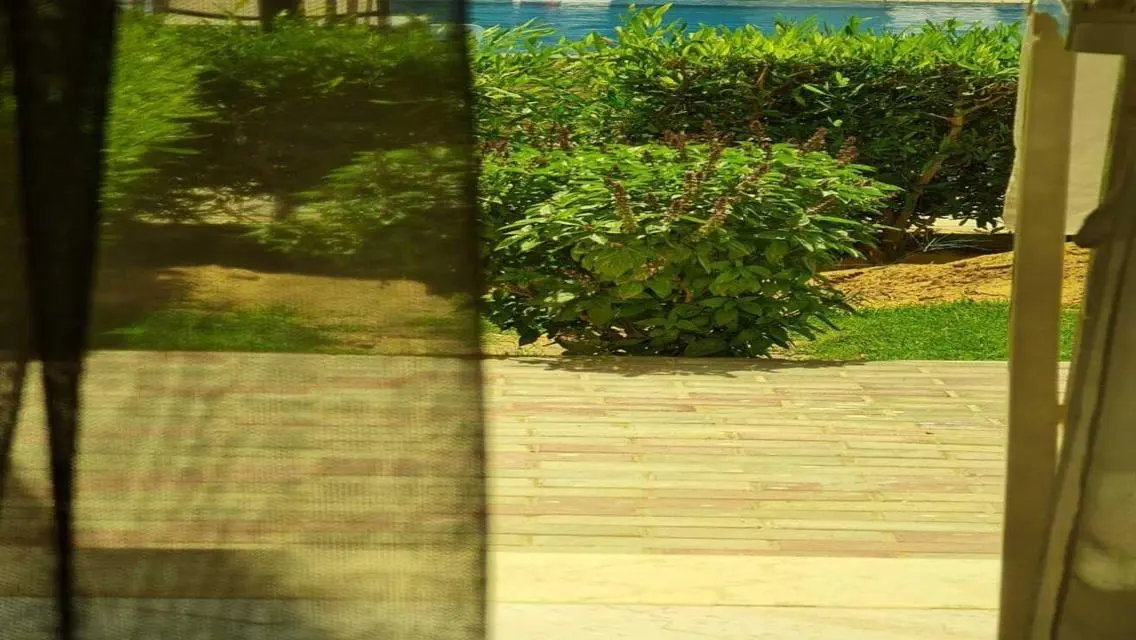 شاليه للبيع في قريه اروما العين السخنه علي البحر
