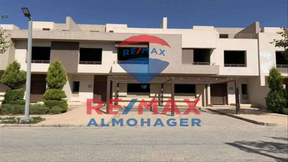 Stunning 270 Square Meter Apartment for Sale in Al Mohager