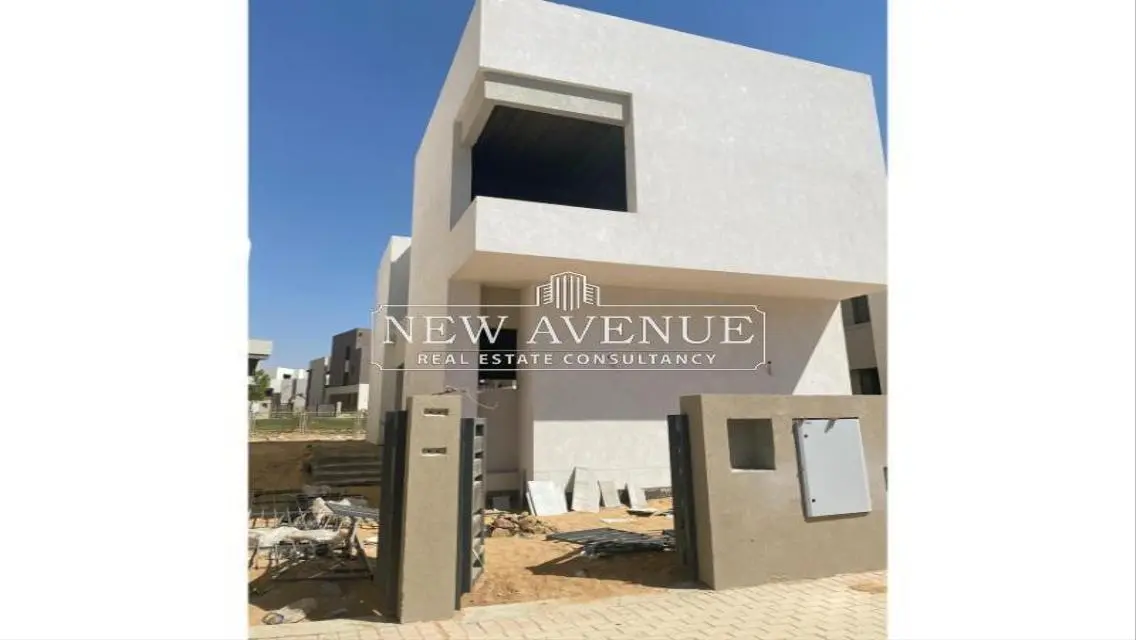 Ready to move with installments - The Crown