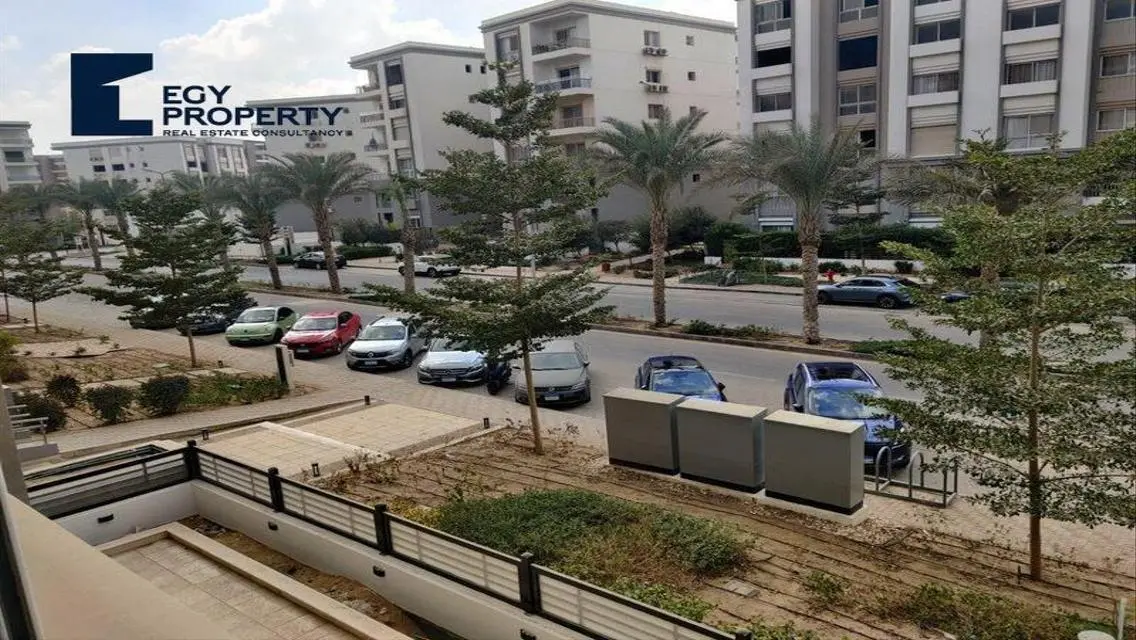 شقة في هايد بارك -اقل من سعر الماركت  بموقع مميز