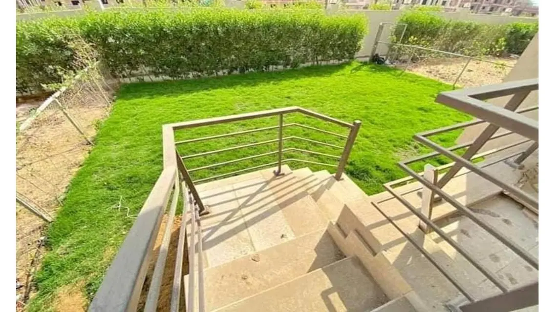 Villa for sale in compound in New Cairo 