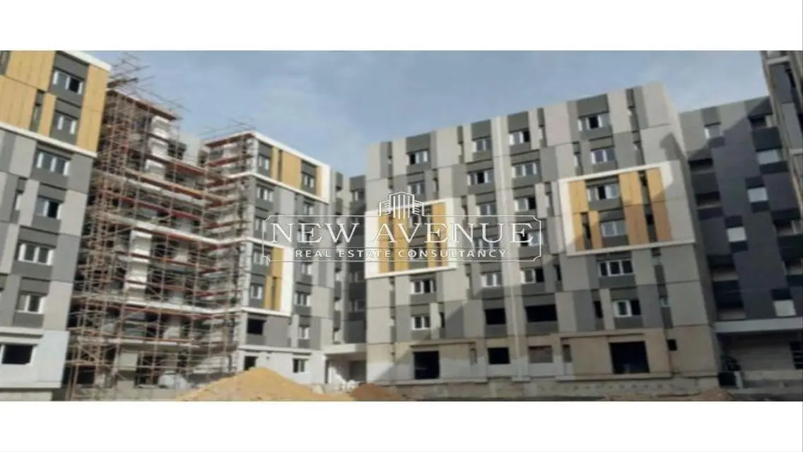UNDER MARKET PRICE CORNER DUPLEX VIEW WATER FEATURES