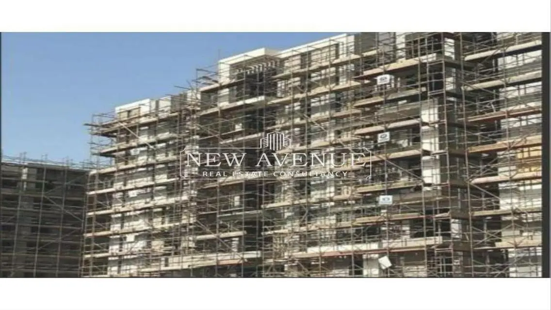 UNDER MARKET PRICE CORNER DUPLEX VIEW WATER FEATURES