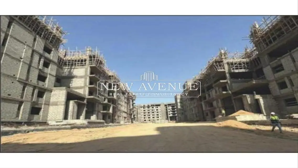 UNDER MARKET PRICE CORNER DUPLEX VIEW WATER FEATURES