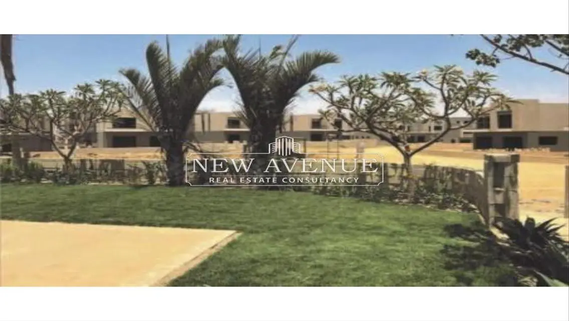 UNDER MARKET PRICE CORNER DUPLEX VIEW WATER FEATURES