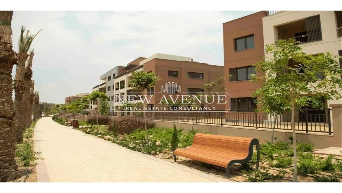Townhouse corner ready to move - in district 5