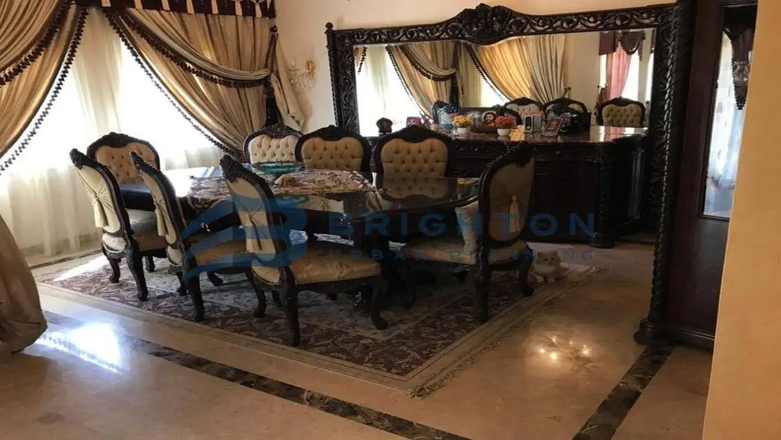 فيلا فاخرة متاحة للبيع بـ 42,000,000 جنيه في موقع متميز