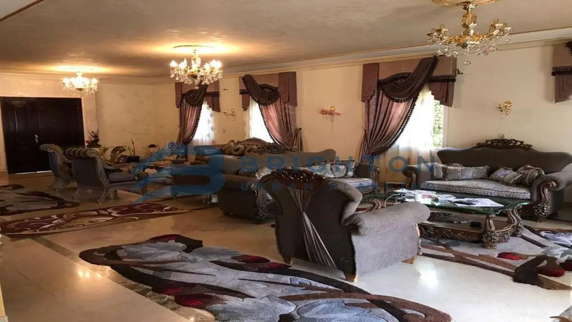 فيلا فاخرة متاحة للبيع بـ 42,000,000 جنيه في موقع متميز