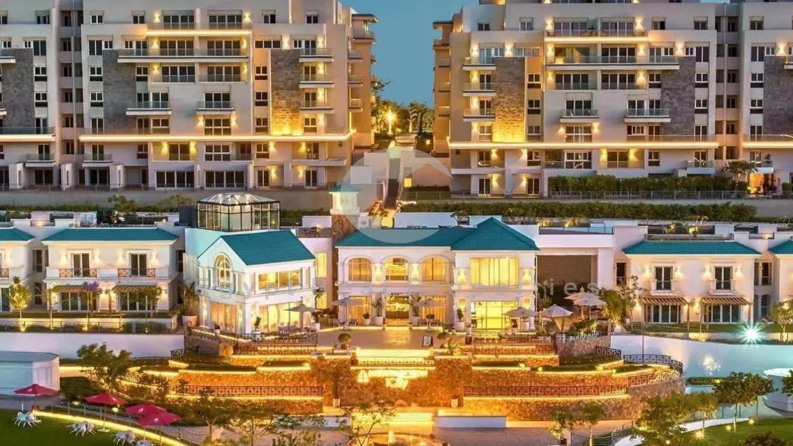 شقة جاهزة للاستلام في التجمع الخامس سكن واستثمار !