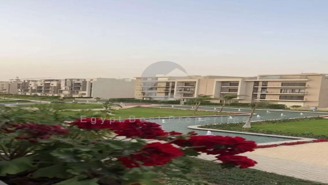 شقة جديدة للبيع في المربع الخامس بالقاهرة الجديدة