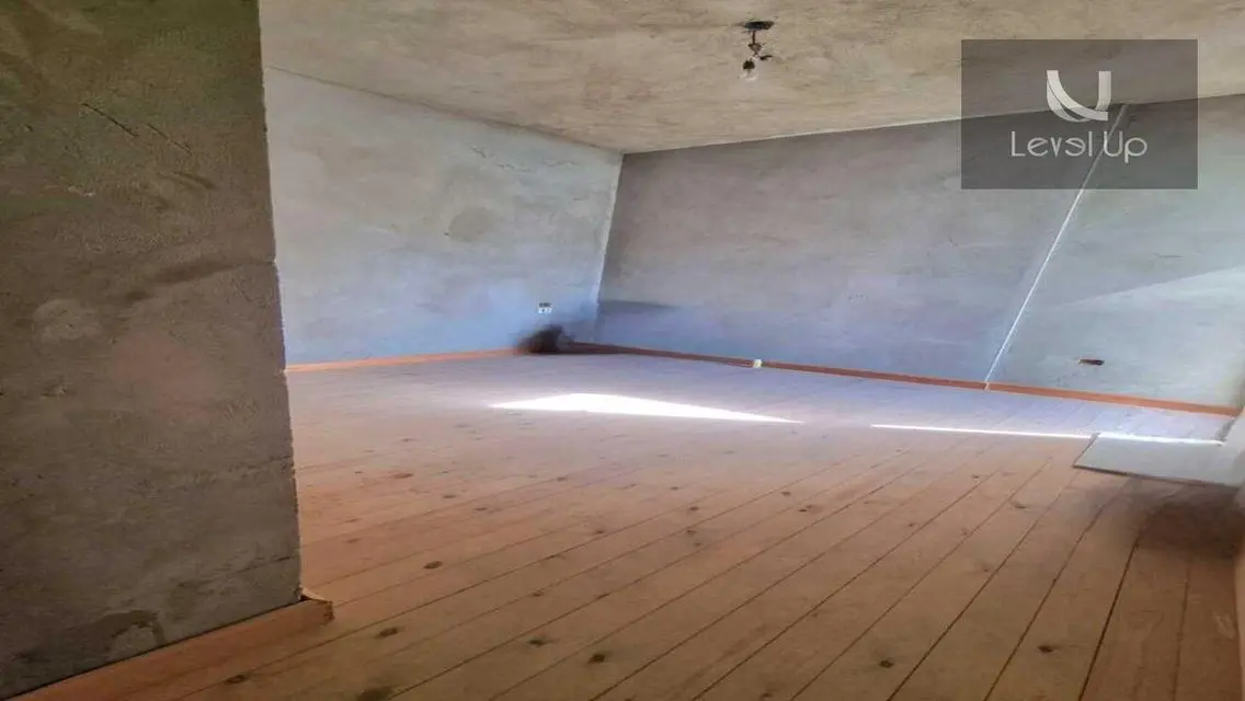 Luxurious Apartment for Sale with Spacious Layout Near Lakes