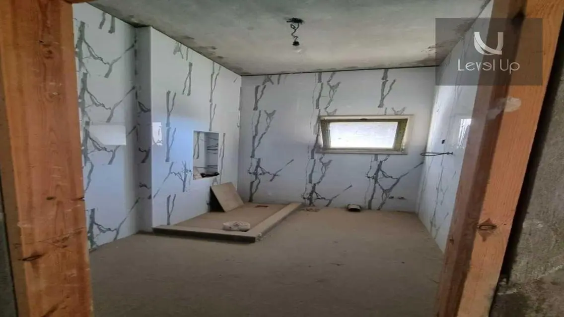 Luxurious Apartment for Sale with Spacious Layout Near Lakes