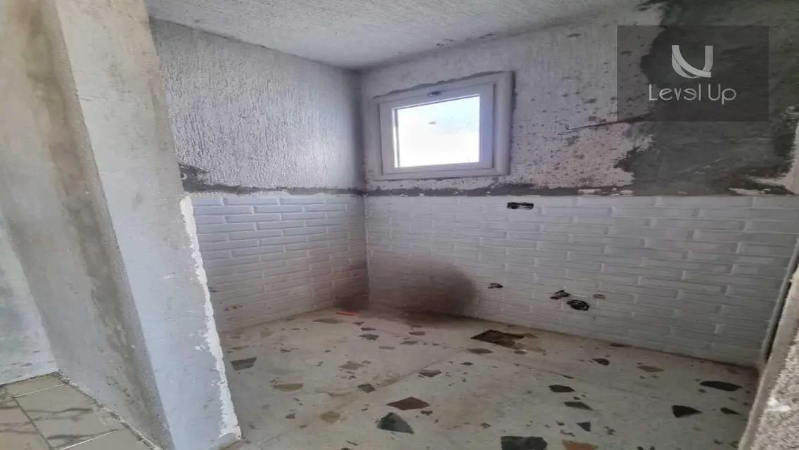 Luxurious Apartment for Sale with Spacious Layout Near Lakes
