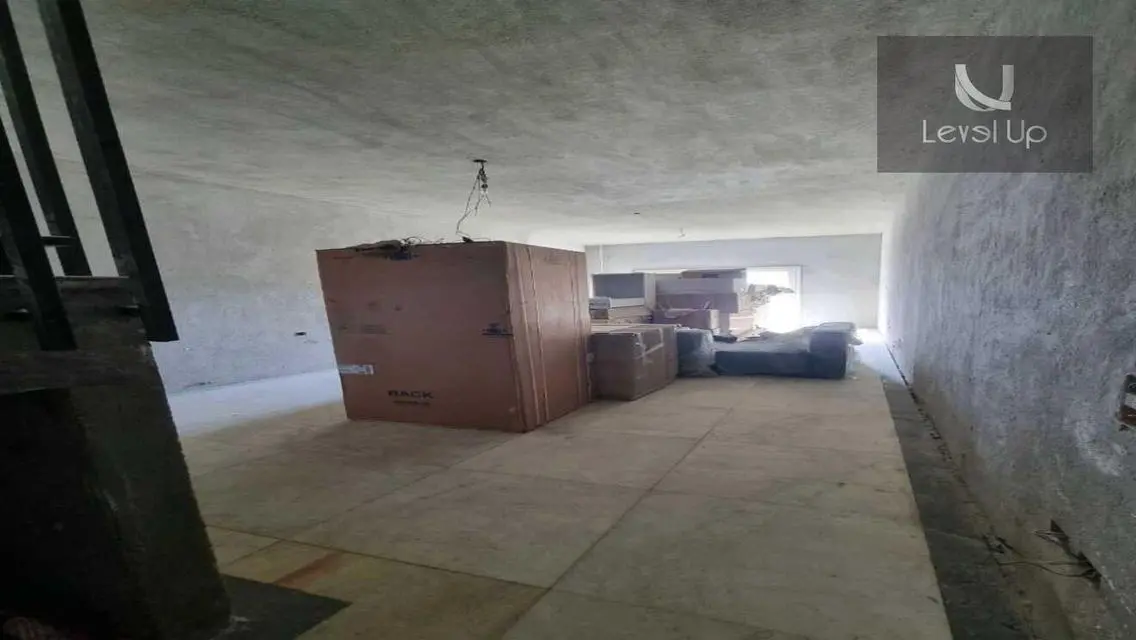 Luxurious Apartment for Sale with Spacious Layout Near Lakes