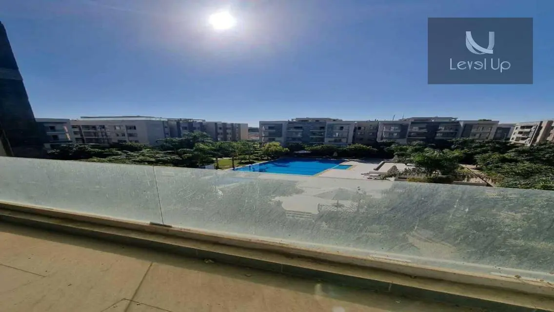 Luxurious Apartment for Sale with Spacious Layout Near Lakes