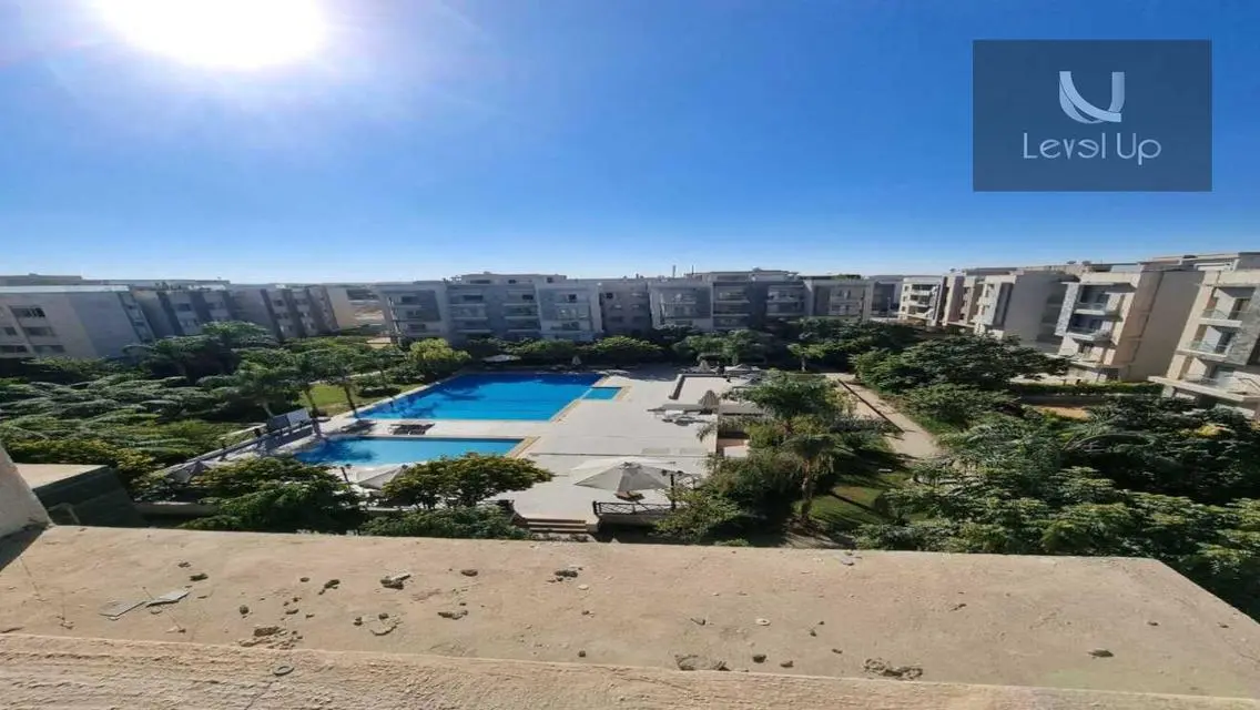 Luxurious Apartment for Sale with Spacious Layout Near Lakes