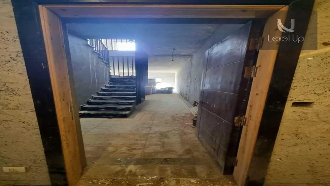 Luxurious Apartment for Sale with Spacious Layout Near Lakes