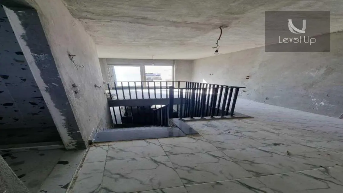 Luxurious Apartment for Sale with Spacious Layout Near Lakes