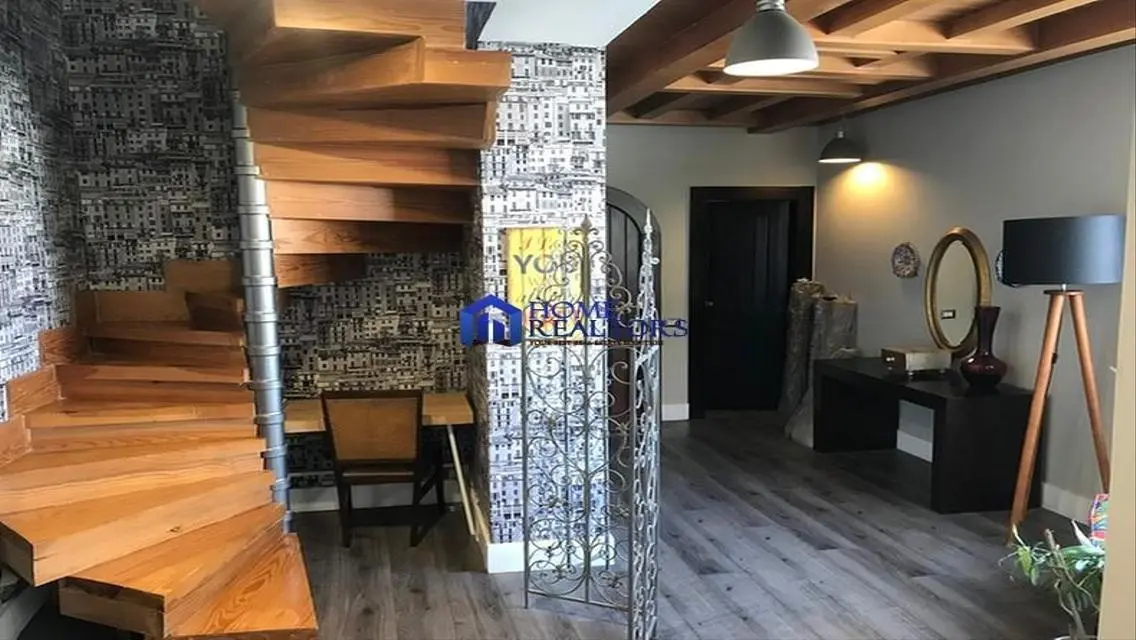 شق دوبلكس بروف مفروش مودرن للايجار بالشويفات