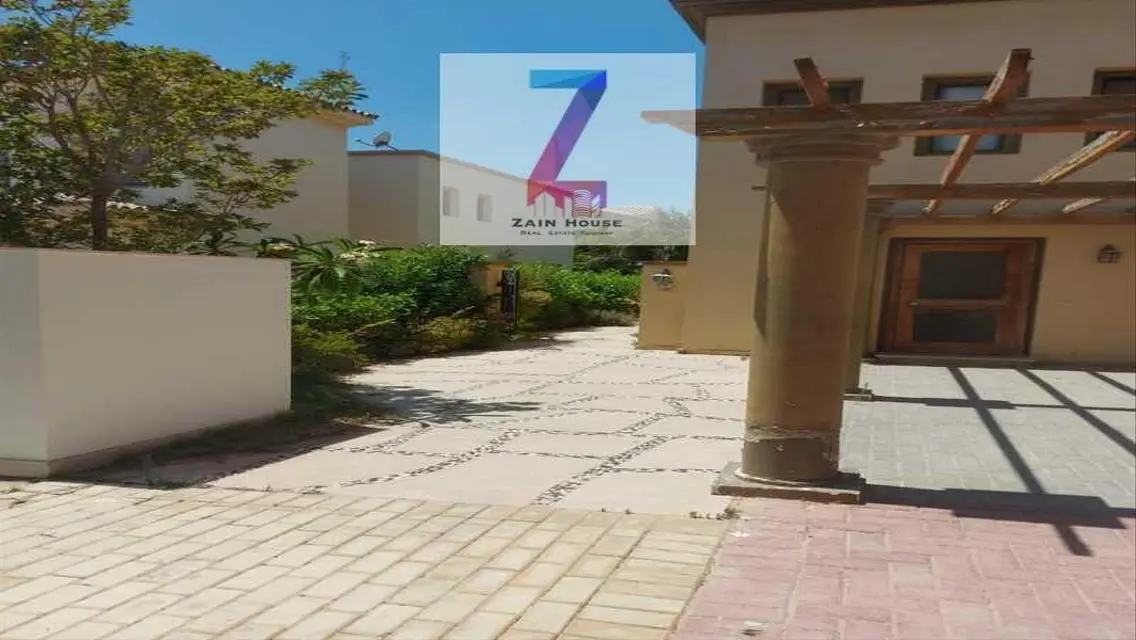 Marassi twin for sale at Isola 361 m 4beds &amp; Nany