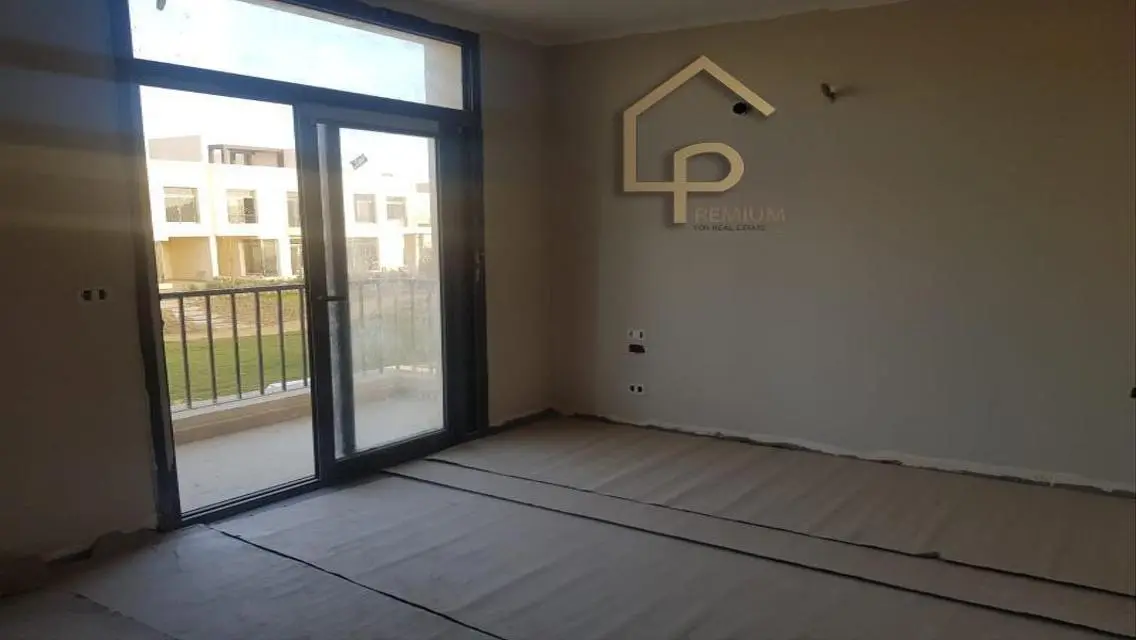 Townhouse for sale in O-West Whyt prime location