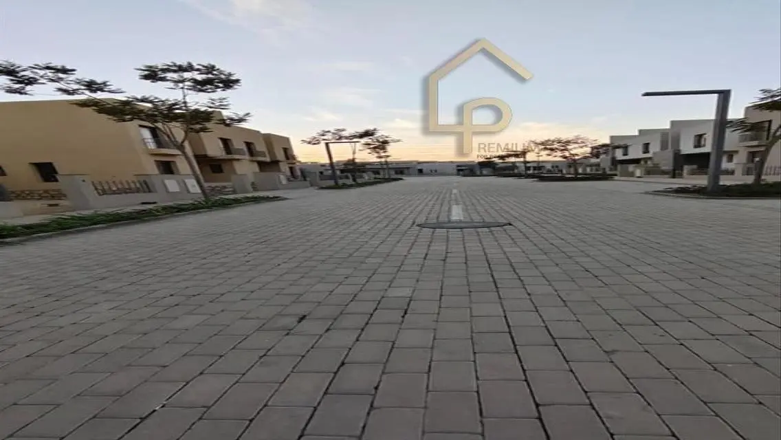 Townhouse for sale in O-West Whyt prime location