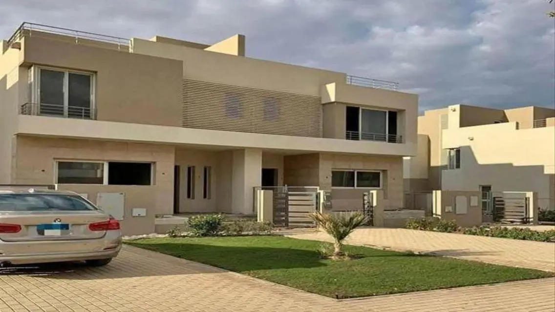 فيلا بفيو مفتوح فى ذ‍ا كراون بجانب جولف إكستنشن