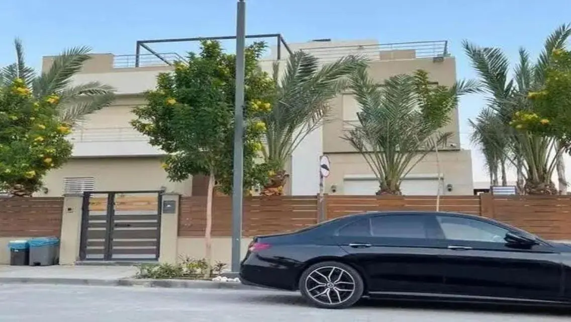 فيلا بفيو مفتوح فى ذ‍ا كراون بجانب جولف إكستنشن