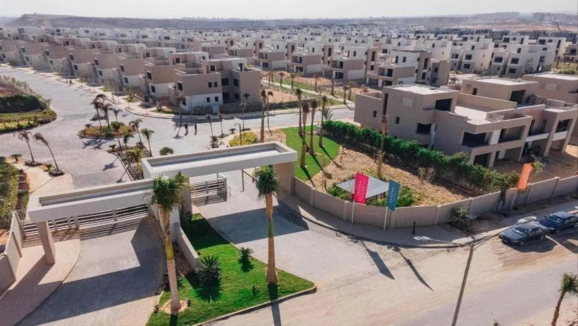 فيلا بفيو مفتوح فى ذ‍ا كراون بجانب جولف إكستنشن