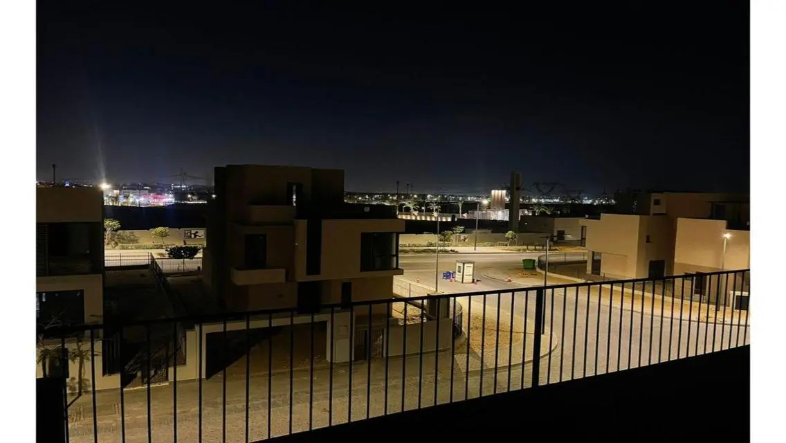 فيلا توين هاوس للبيع سوديك ايست كمبوند موقع مميز