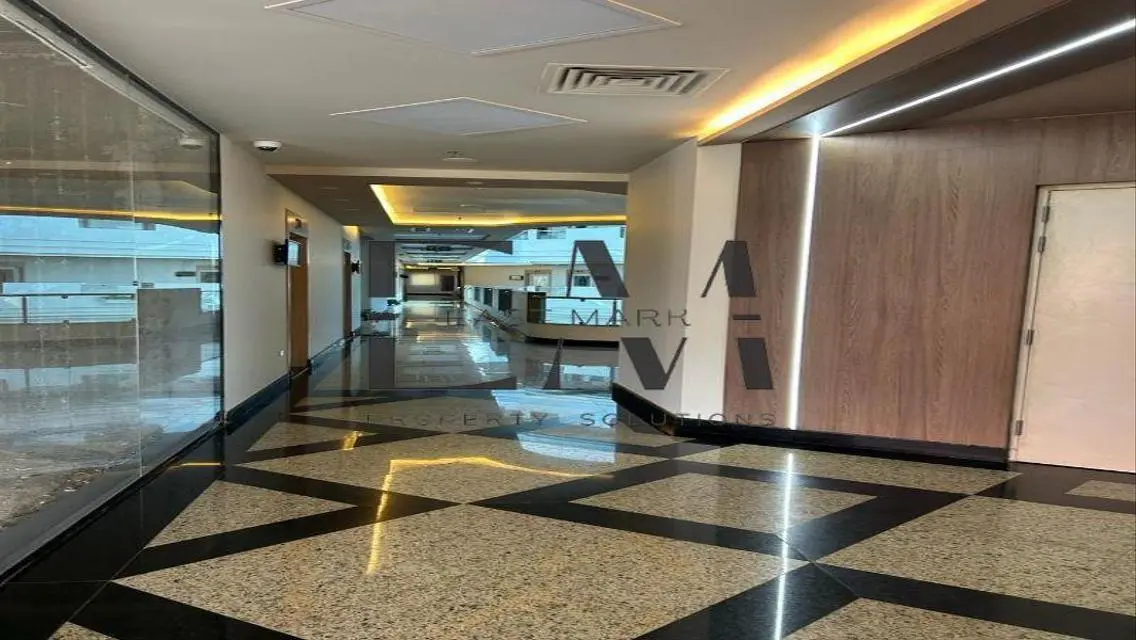 عيادة للإيجار فى UMC التسعين الشمالى