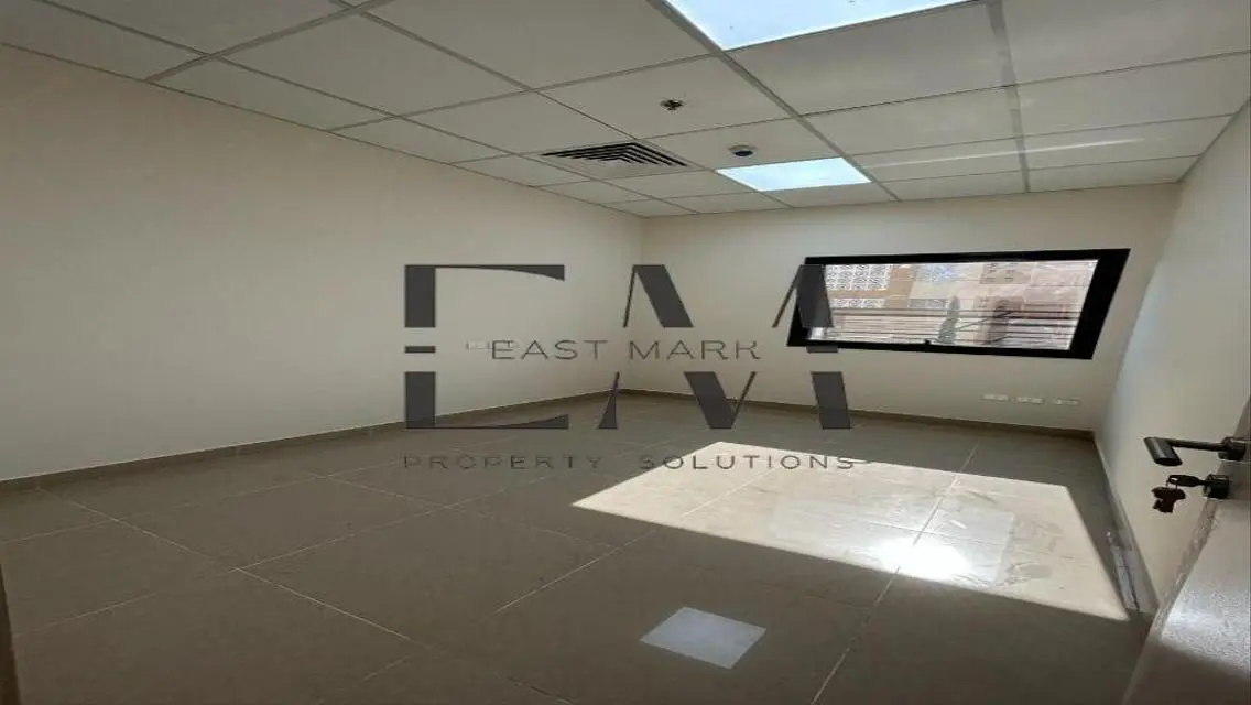 عيادة للإيجار فى UMC التسعين الشمالى