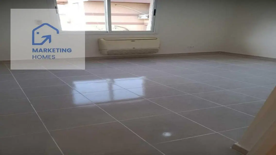 شقة للبيع بالرحاب موقع مميز بالمطبخ والتكيفات