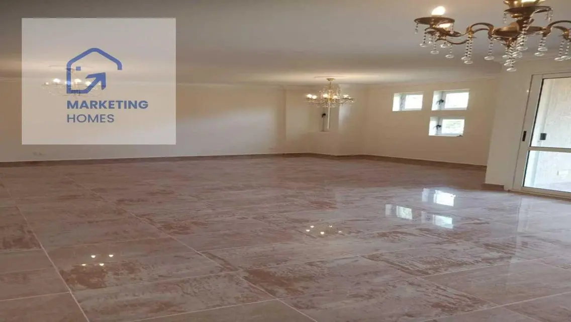 شقة للبيع بالرحاب موقع مميز بالمطبخ والتكيفات